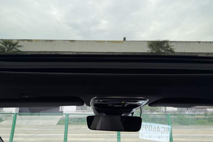 Used Lynk & Co 03 2023 2.0TD DCT JingPro Interior 4