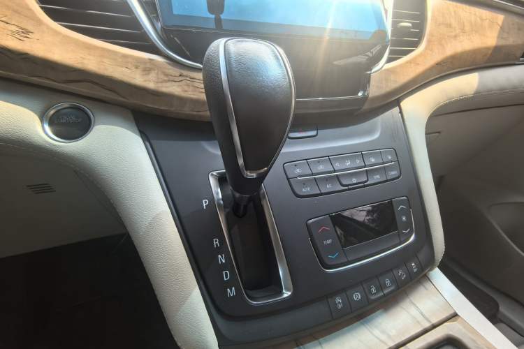 Used Buick GL8 2018 ES 28T Comfort Model China VI Standard