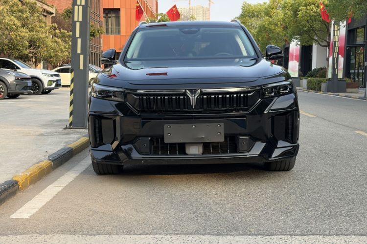 Used VOYAH FREE 2023 Four-Wheel Drive Extended-Range Model with Ultra-Long Range
