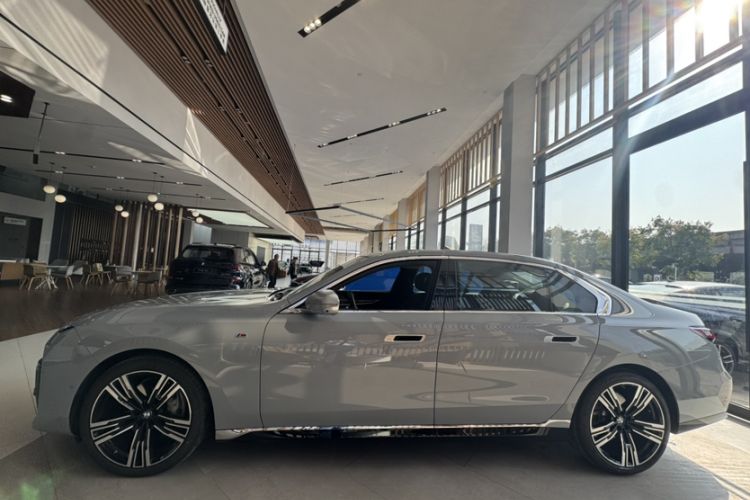 Used BMW 7 Series 2023 740Li Leading Model M Sport Package