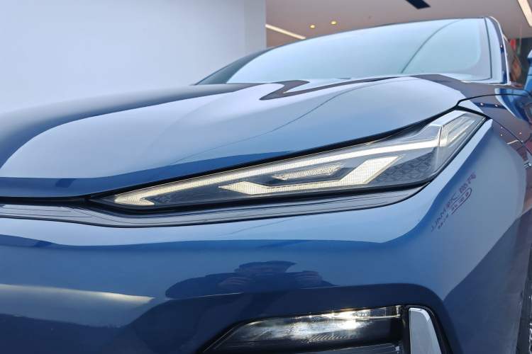 Used Geely Galaxy Galaxy 8 2025 130km EM-P Exploration Edition
