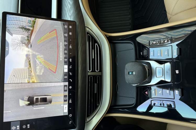 Used Denza D9 2024 EV 620 Premium Model