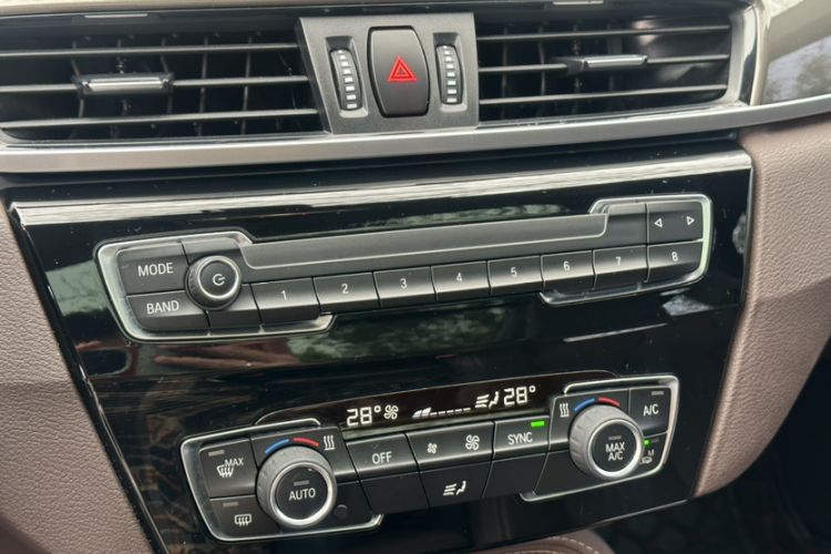 Used BMW X1 2019 sDrive18Li Premium Edition Interior 9