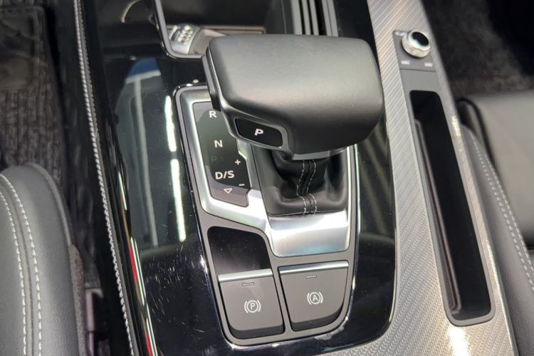 Used Audi Q5L 2022 45T Luxury Dynamic Model Gear Lever