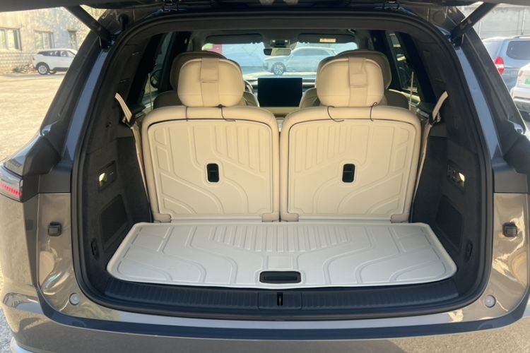 Used ONVO Luxeed L90 2025 Model—Ultra Six-Seater Version