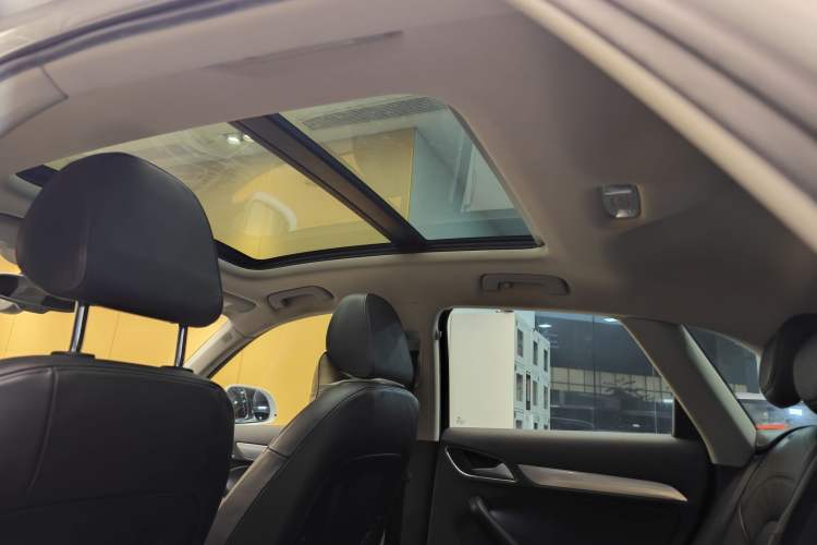 Used Audi Q3 2015 35 TFSI Millionth Anniversary Comfort Model Headliner