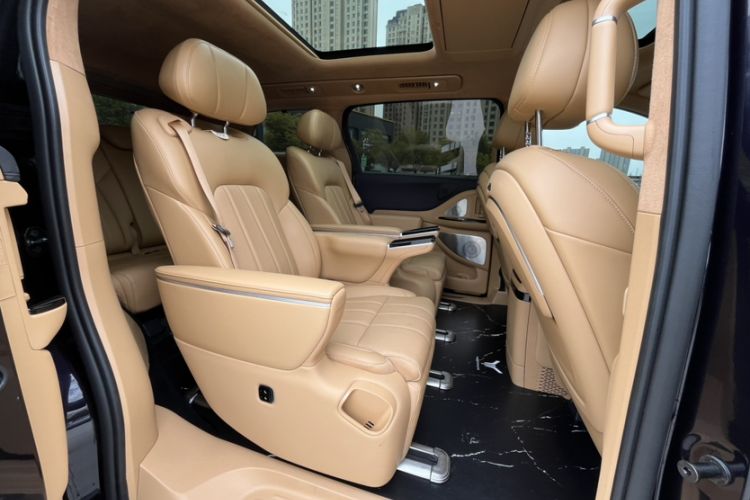 Used VOYAH Dream 2025 PHEV Four-Wheel Drive Prestige Qiankun Edition