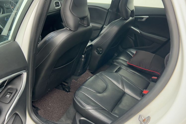 Used Volvo V40 2016 T3 Smart Luxury Edition