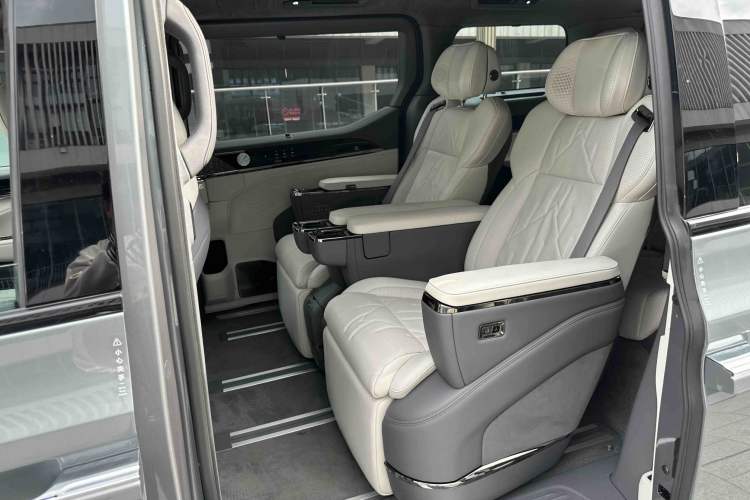 Used Zeekr 009 2024 Six-Seat Executive Version 4WD 108 kWh