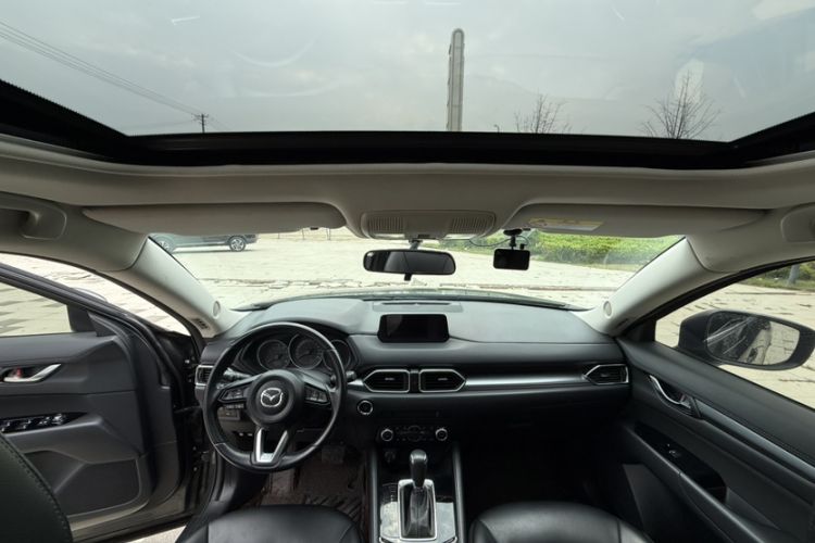 Used Mazda CX-5 2017 2.0L Automatic 2WD ZhiShang Trim China V Standard Interior 3