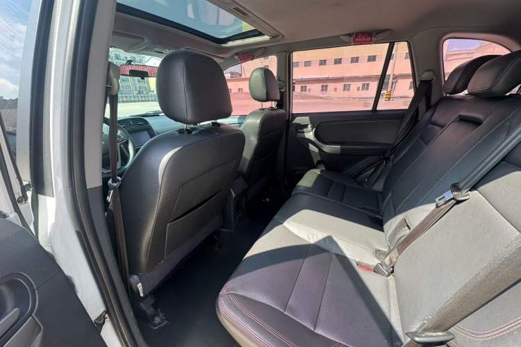 Used Chery Tiggo 3 2015 1.6L Manual Zhishang Sport Edition Interior 2