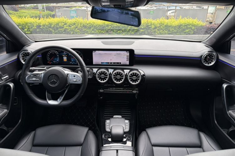 Used Mercedes-Benz A-Class 2022 Restyled A 200 L Sport Sedan Fashion Version Interior 1