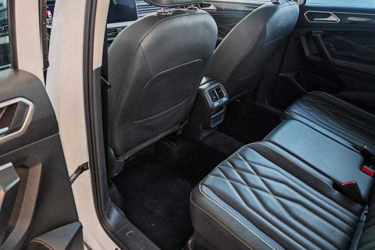 Used Volkswagen Tiguan L 2024 300TSI Automatic Two-Wheel Drive Smart Edition