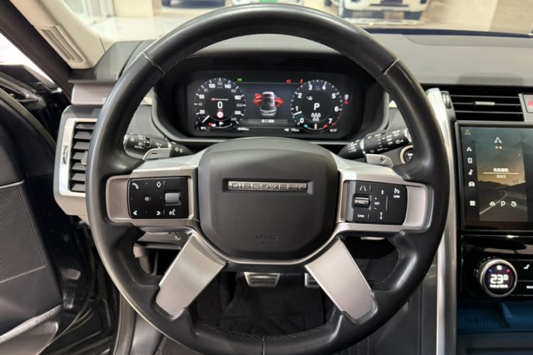 Used Land Rover Discovery 2023 Revised Version 360 PS R-Dynamic S Interior 6