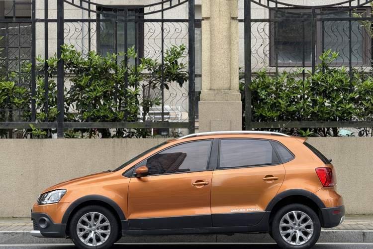 Used Volkswagen Polo 2016 1.6L Cross Polo Automatic Exterior 7