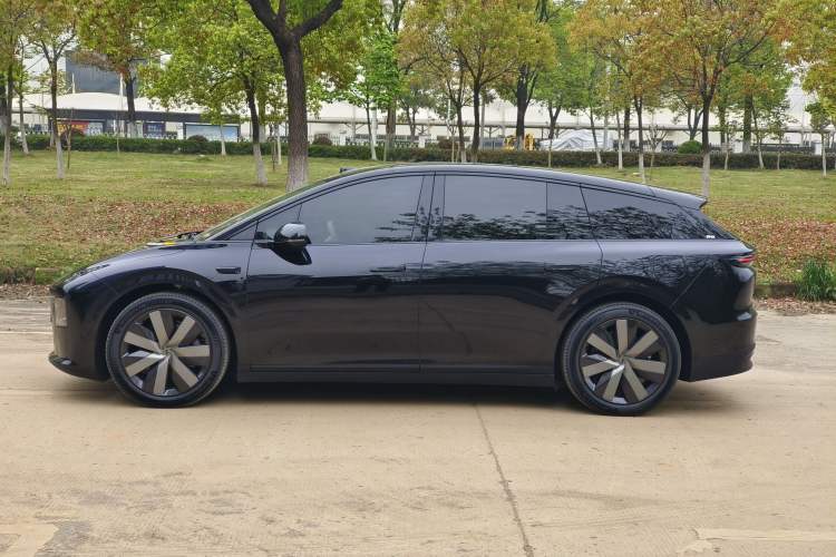 Used Li Auto i6 2025 Model Four-Wheel-Drive Standard Type Exterior 3