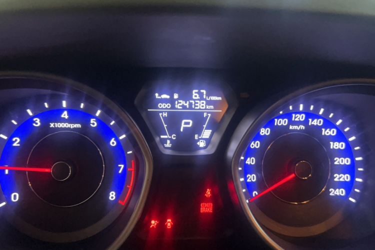 Used Hyundai Elantra (5th Generation / Langdong) 2015 1.6L Automatic Fashion Model