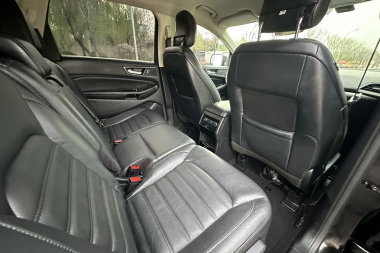 Used Ford Edge 2016 EcoBoost 245 Two-Wheel-Drive Platinum Edition 7-Seater