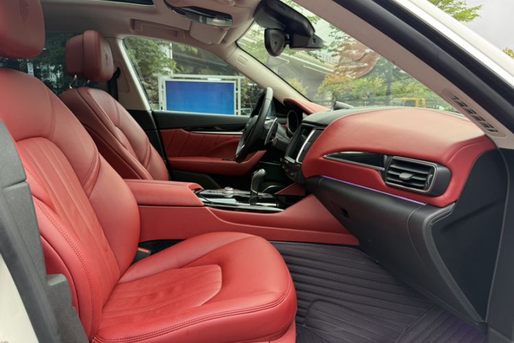 Used Maserati Levante 2016 3.0T Standard Edition Interior 7