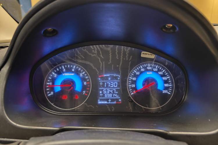 Used Dongfeng Fengon 370 2016 1.5L Manual Standard Edition SFG15-02 7 Seats Odometer Close Up