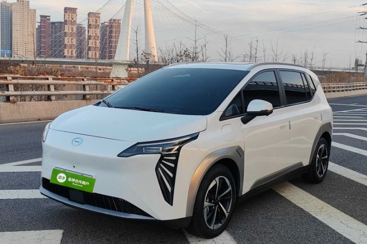 Used AION Y 2024 Younger Star Edition Exterior 1