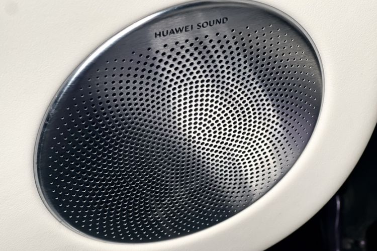 Used Hima Luxeed R7 2024 All-Electric 667 km Max