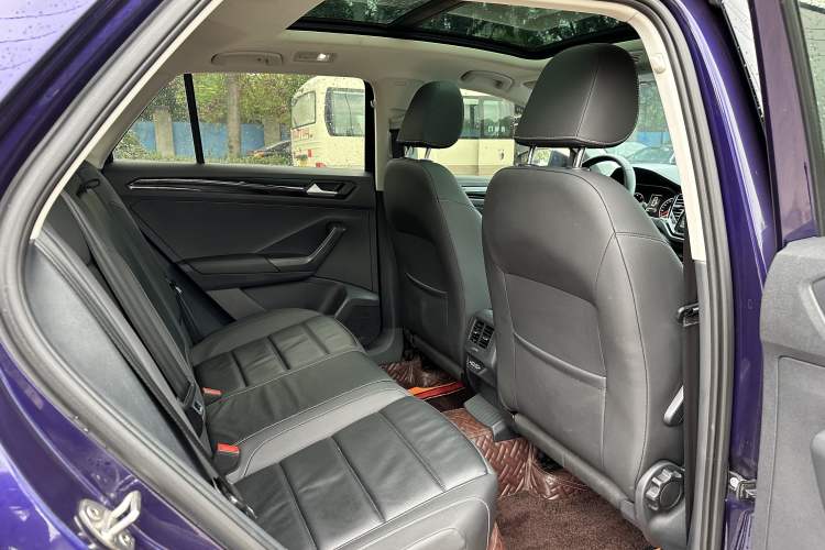 Used Volkswagen T-ROC 2018 280TSI DSG Two-Wheel-Drive Comfort Version China V Standard