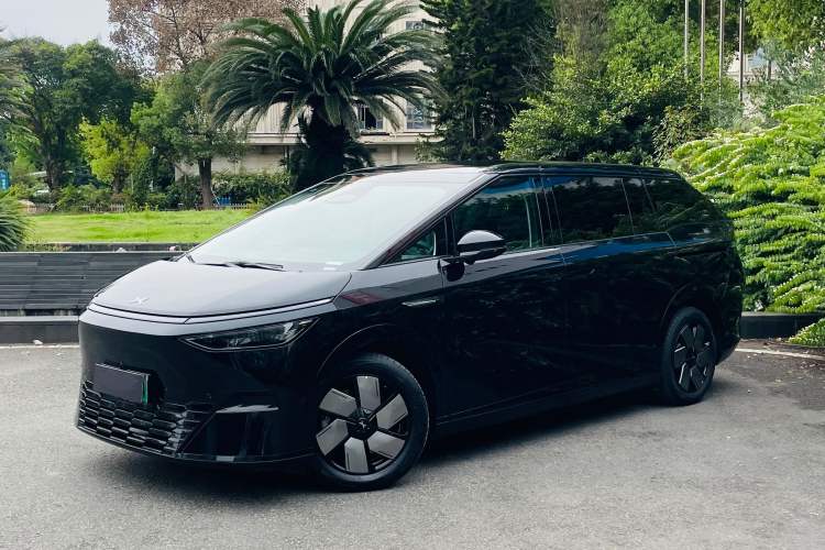 Used XPeng X9 2024 702 Ultra-Long Range Pro