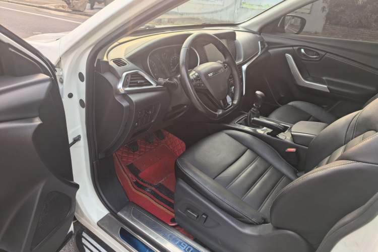 Used Venucia T90 2017 2.0L Manual ZhiShang Edition
