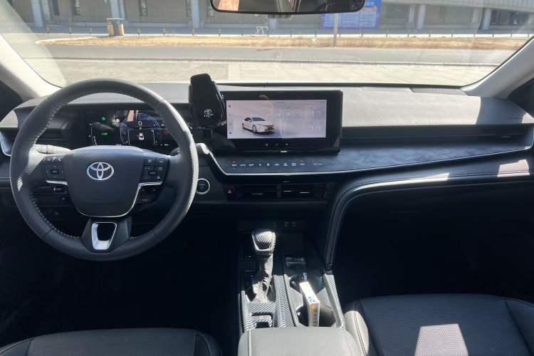 Used Toyota Camry 2024 2.0 GVP Luxury Edition Interior 2