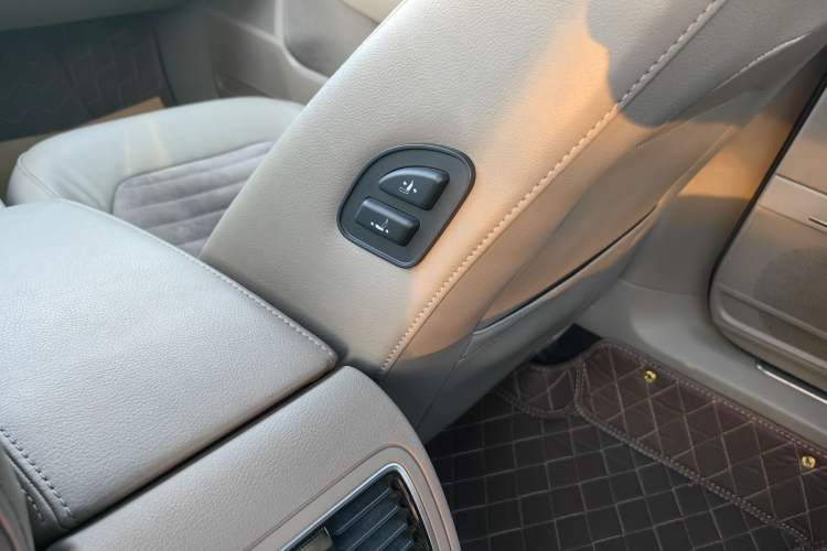 Used Volkswagen Magotan 2015 1.8TSI Luxury Model
