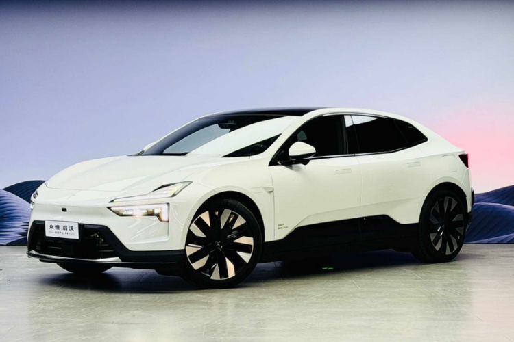 Used Polestar 4 2024 Single-Motor Standard Range PLUS Dual-Star Connectivity Edition