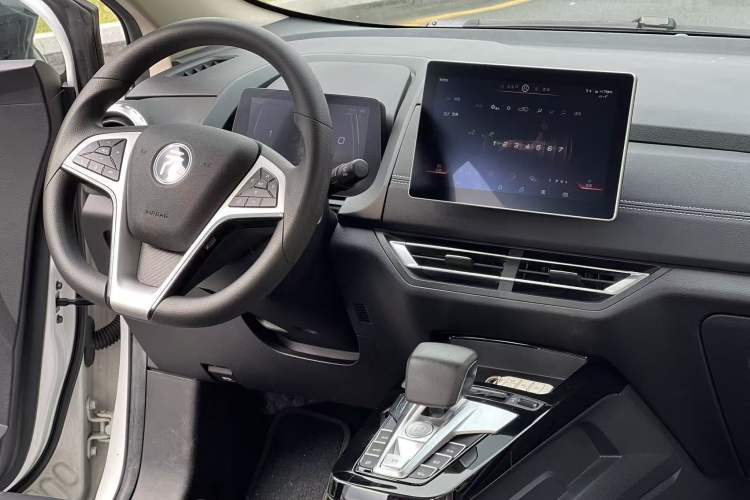 Used BYD Yuan New Energy 2019 EV535 Smart Connect Trendsetting Model Interior 5