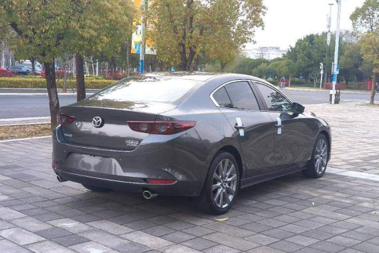 Used Mazda 3 Axela 2021 2.0L Automatic ZhiXuan Edition Exterior 4