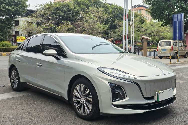 Used Hongqi E-QM5 2022 431 km Charge & Enjoy Edition
