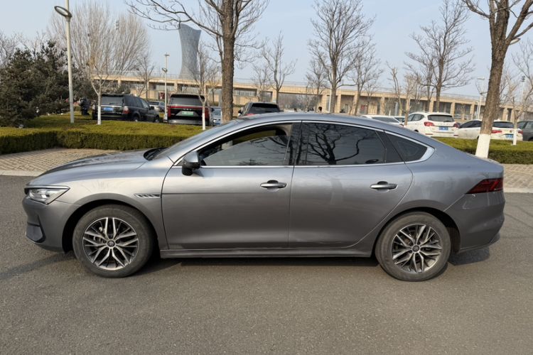 Used BYD Qin PLUS 2021 EV 400KM Luxury Model