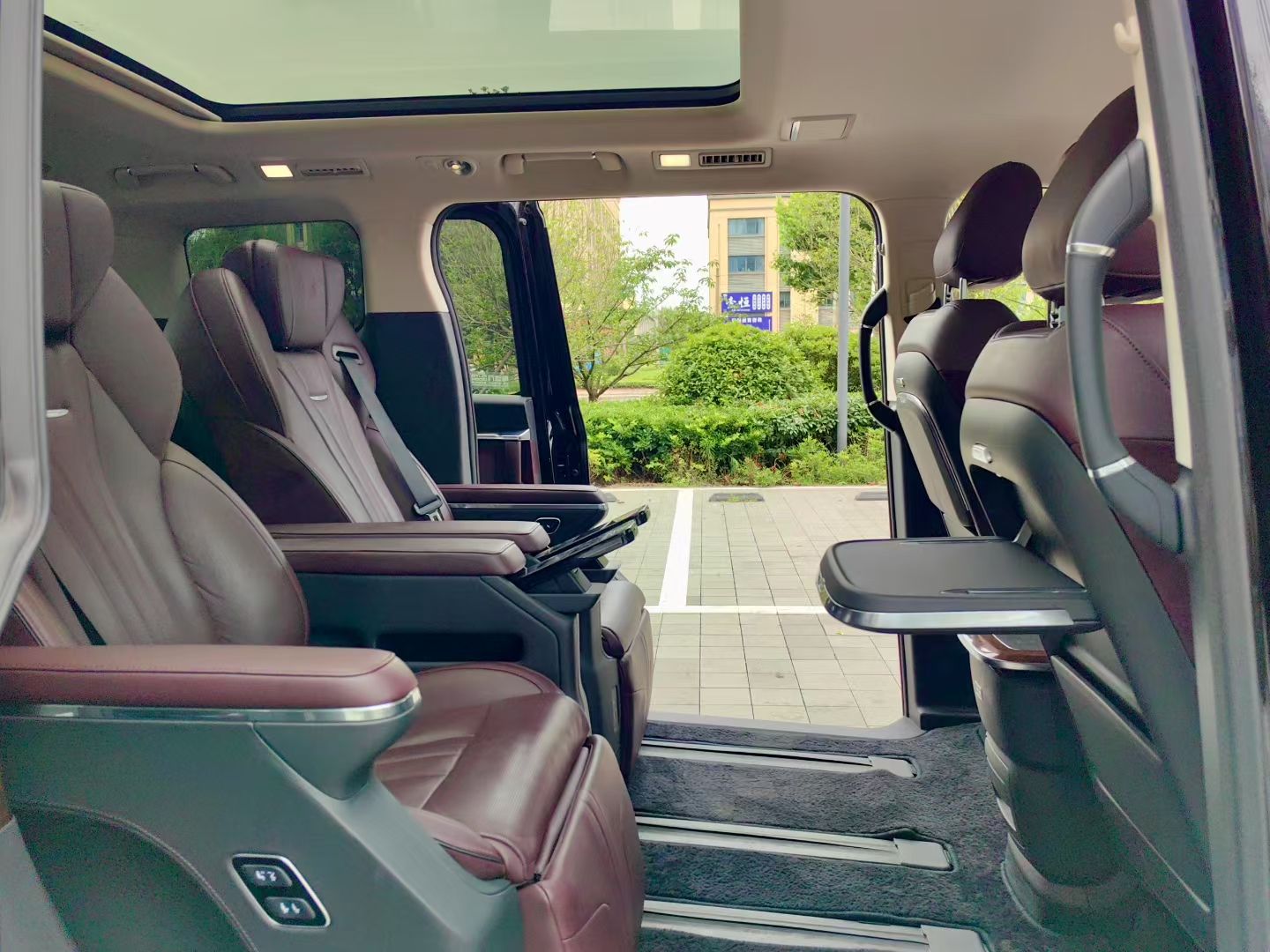 Hongqi HQ9 2023 2.0T Smart Connect Flagship Edition - Chinese Trim Xiang — снимка 6