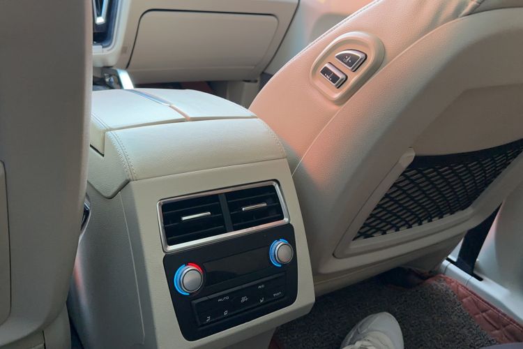 Used Zotye T700 2017 1.8T Dual-Clutch Prestige Model