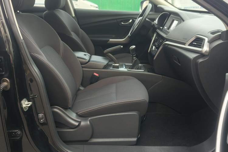 Used Venucia T90 2017 2.0L Manual ChenShang Edition
