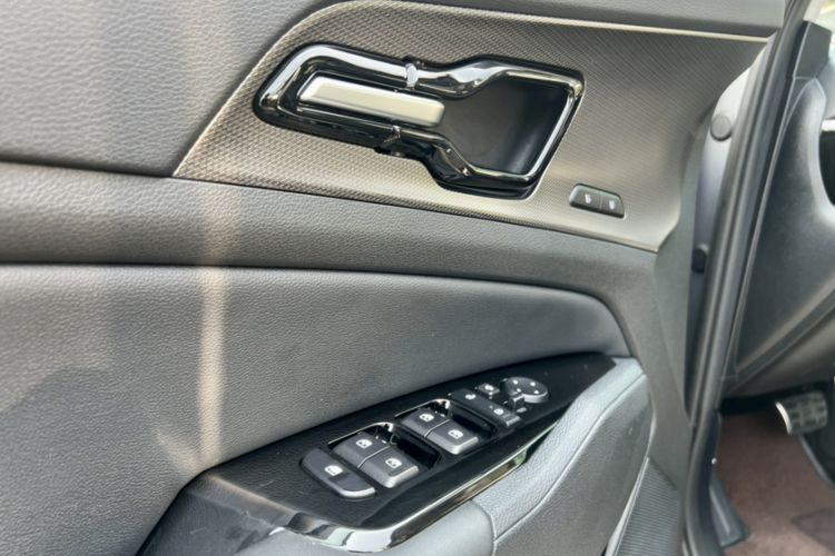 Used Kia Sportage (Chinese Domestic Model) 2023 2.0T Two-Wheel Drive Flagship Edition
