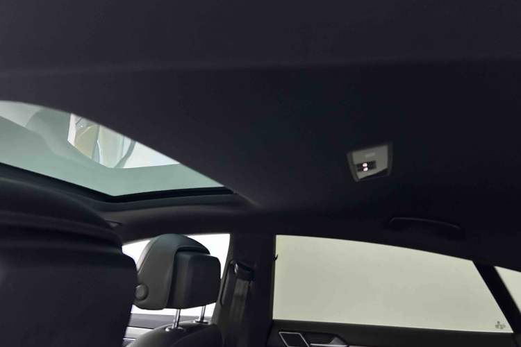 Used Volkswagen FAW-Volkswagen CC 2019 330TSI Glamour Edition China VI Headliner