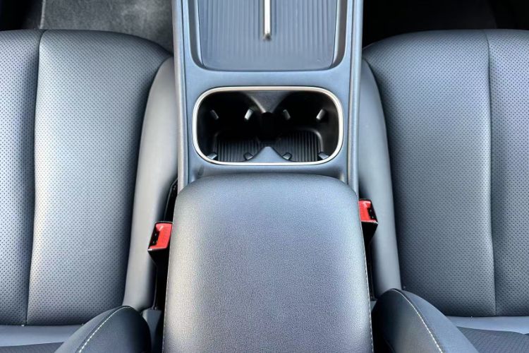 Used Baojun Yunhai 2024 140km Plug-in Hybrid Version
