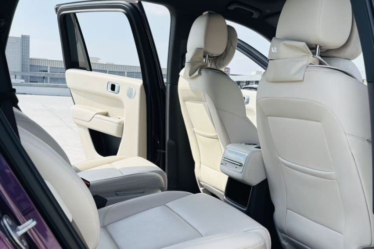 Used Li Auto L8 2023 Pro Model
