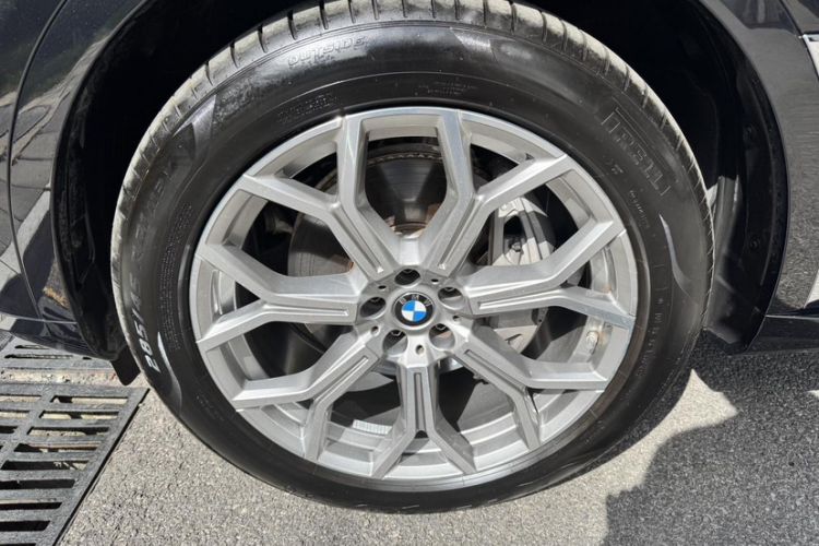 Used BMW X7 2023 xDrive40i Luxury Package with Leading Features
