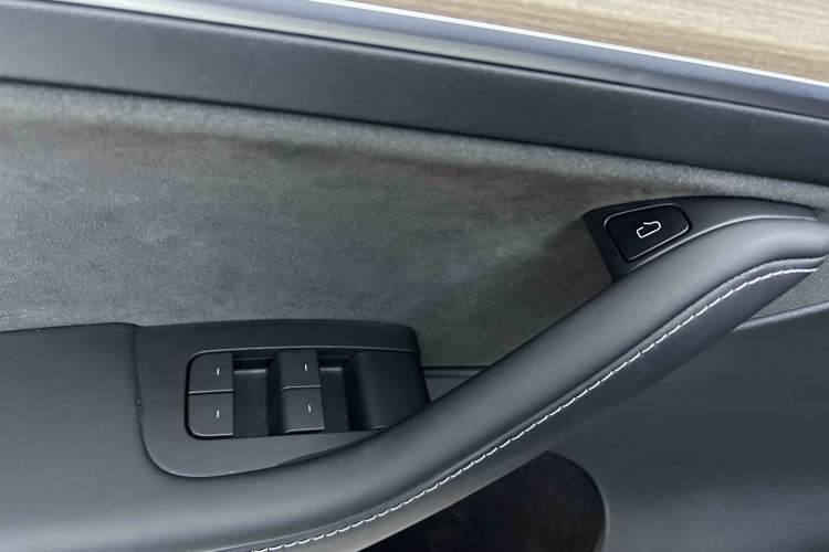 Used Tesla Model Y 2022 Rear-Wheel-Drive Version