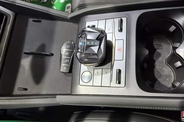 Used BYD Qin L 2024 DM-i 80KM Leading Model
