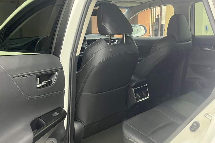 Used Toyota Venza 2022 2.0L CVT Two-Wheel Drive Prestige Edition