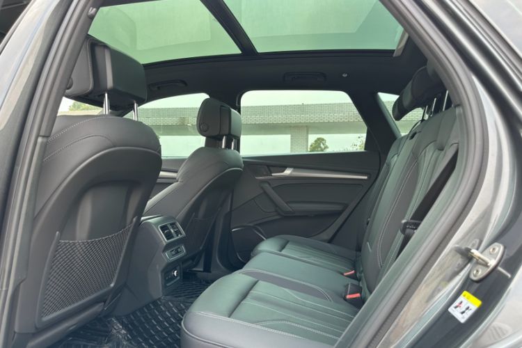 Used Audi Q5L 2023 40T Luxury Dynamic Model Interior 1