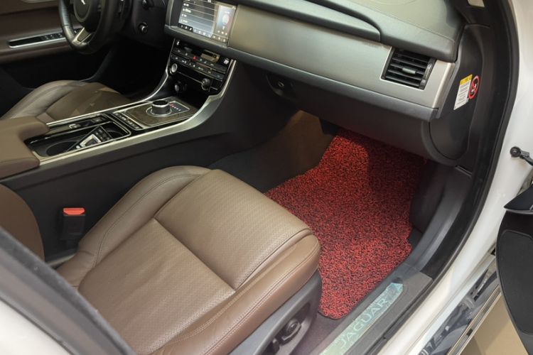 Used Jaguar XFL 2018 XFL 2.0T 250 PS Premium Edition
