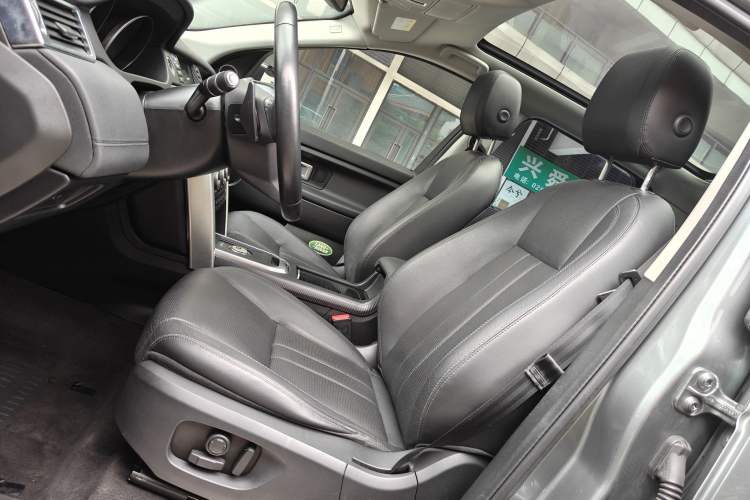 Used Land Rover Discovery Sport 2017 2.0T SE Interior 1